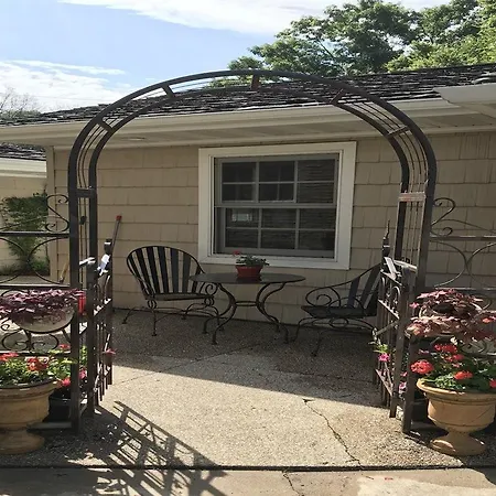 1810 Emerson House Bed & Breakfast - Adults Only